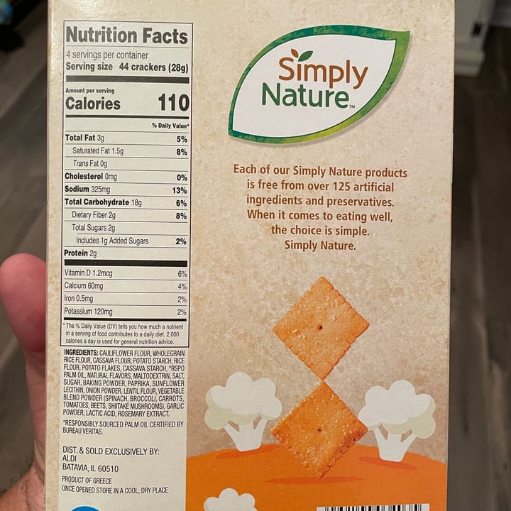 photo of Simply Nature Cauliflower Crackers Cheddar Flavor shared by @vegangoat on  19 Oct 2021 - review