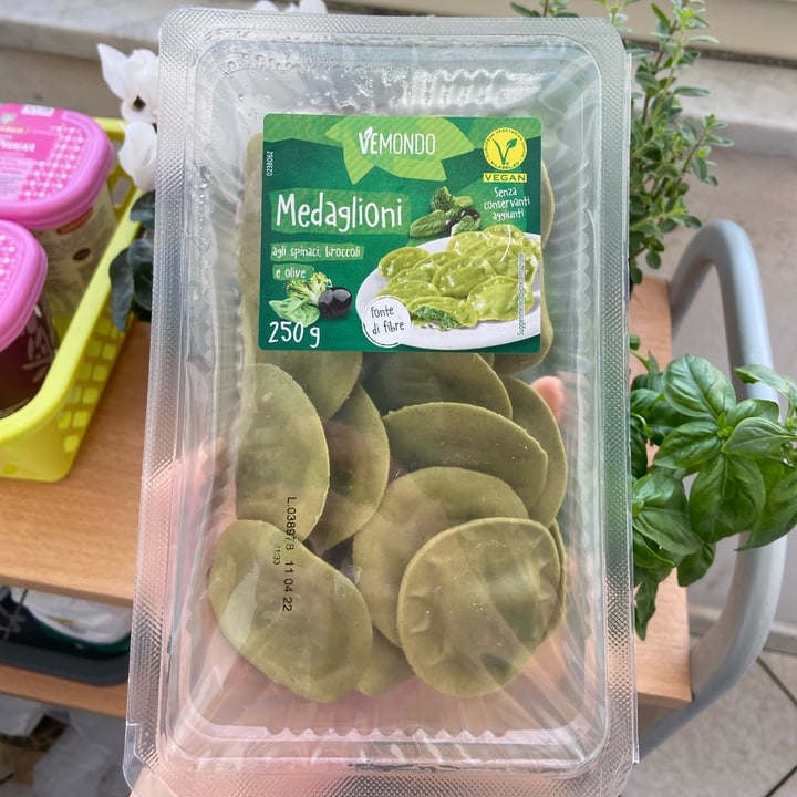 review photo of Vemondo Medaglioni Agli Spinaci, Broccoli E Olive shared by @elliemme on 01 Apr 2022 - review