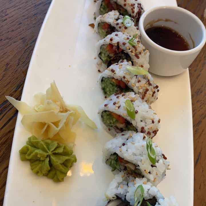 photo of The Cowfish Sushi Burger Bar tree hugger roll shared by @isa1ness on  22 Apr 2022 - review