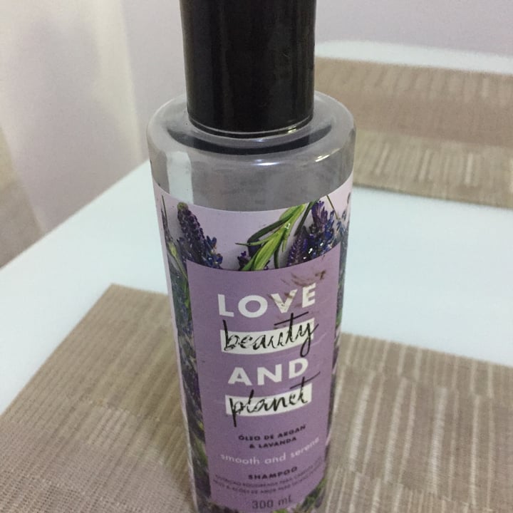 review photo of Love Beauty and Planet Shampoo Love Beauty and Planet shared by @cassiaconstante on 08 May 2022 - review