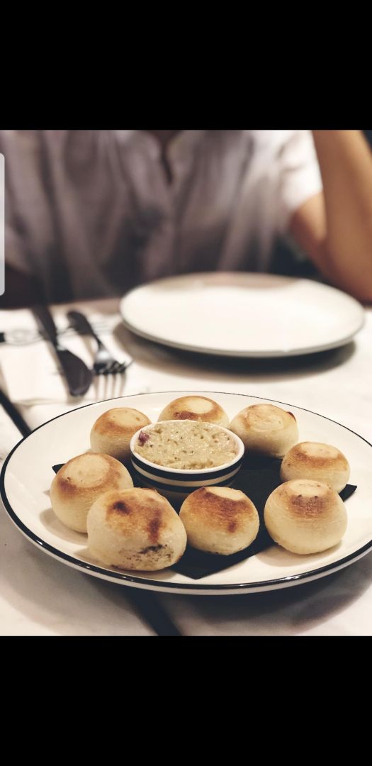 photo of PizzaExpress Dough Balls 'PizzaExpress' shared by @sherlyn on  26 Aug 2019 - review