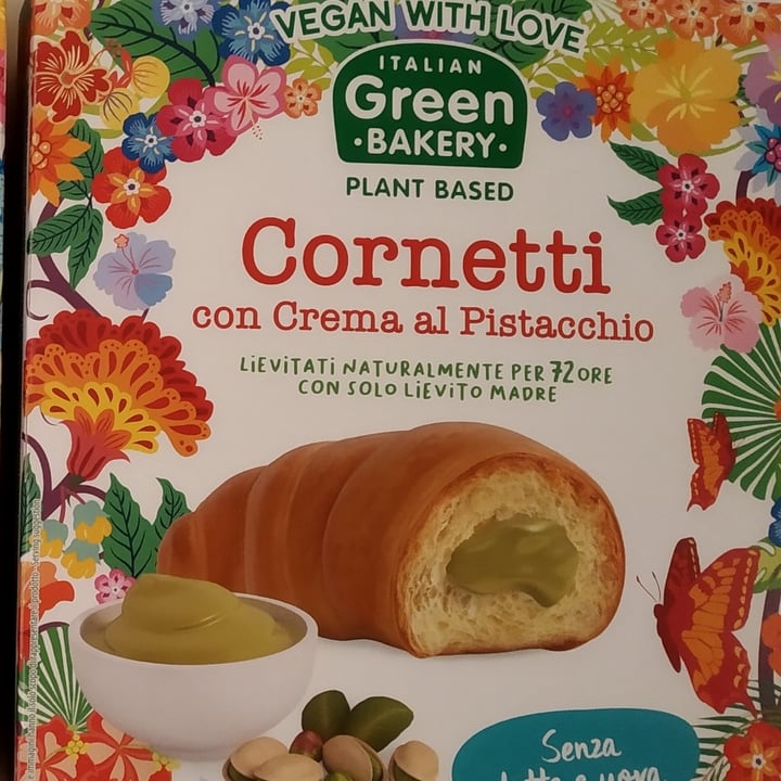 photo of italian green bakery cornetti con crema al pistacchio shared by @johannesburg on  29 Nov 2022 - review