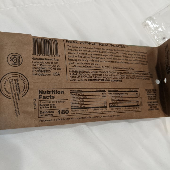 photo of Askinosie Chocolate Coconut Milk Chocolate Bar shared by @hexadecimaljunk on  04 Aug 2022 - review