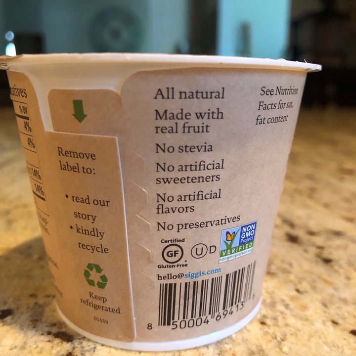 review photo of siggi’s Siggis Raspberry Non-dairy Yogurt shared by @persch on 28 Aug 2021 - review