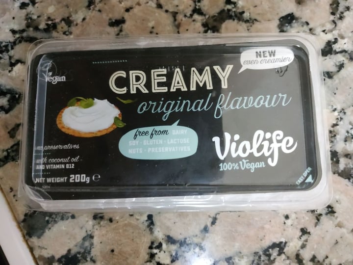 photo of Violife Creamy Cheddar Flavour shared by @letiarg on  13 Apr 2020 - review