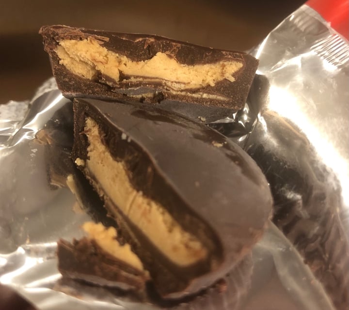 photo of UNREAL Dark Chocolate Peanut Butter Cups shared by @parifairie on  06 Oct 2020 - review