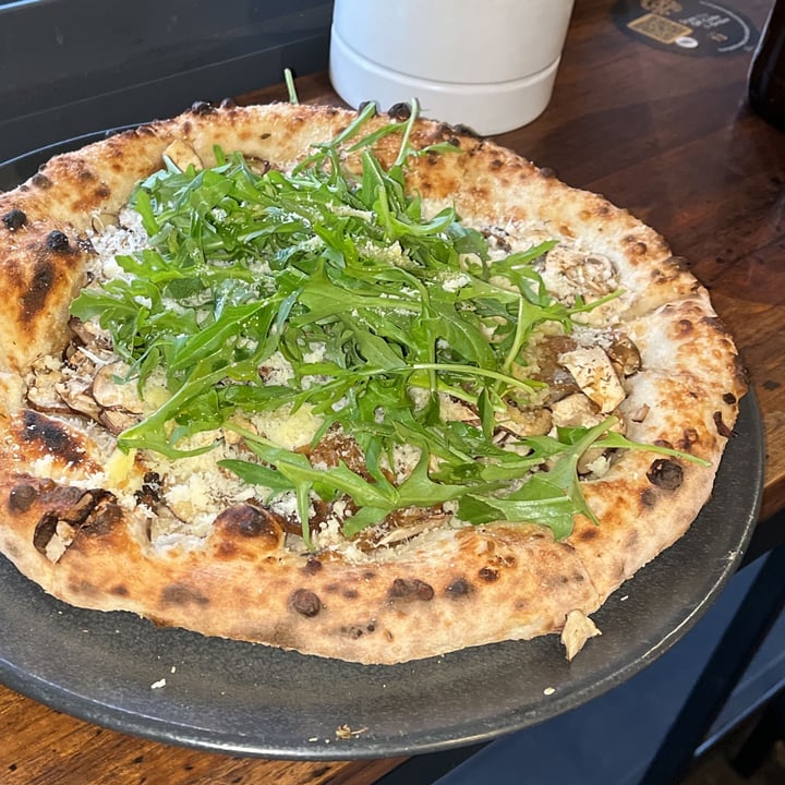 photo of Red Sparrow Pizza Mushroom Pizza shared by @veganadam on  16 Dec 2022 - review