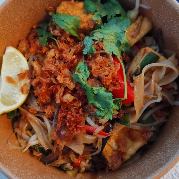 photo of Wagamama Yasai Pad Thai shared by @lukasser on  13 Dec 2021 - review