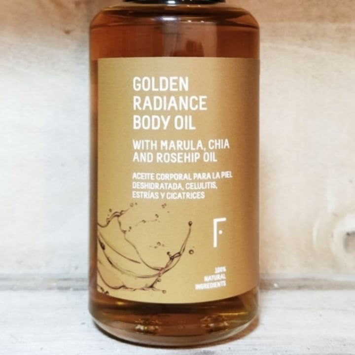 review photo of Freshly Cosmetics Golden Radiance Body Oil shared by @merimelenas on 17 May 2020 - review