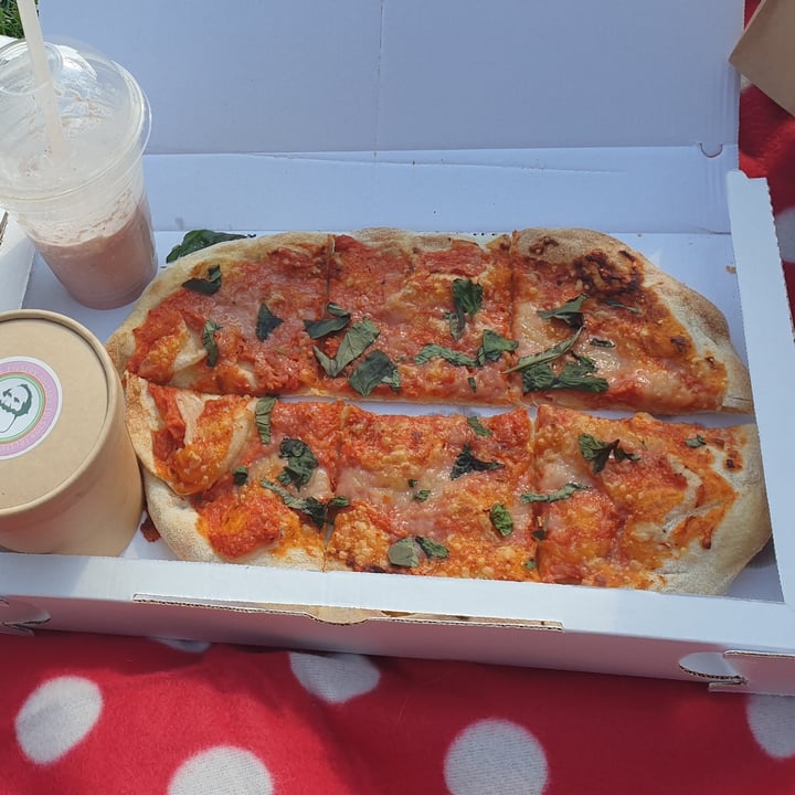 photo of Tolstoy - Plant-Based Eatery Meat lover pizza shared by @janaplantpowered on  30 Nov 2021 - review
