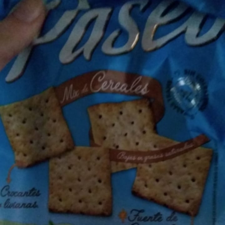photo of Molino Cañuelas Galletitas Mix de Cereales Mini Crackers Paseo shared by @revolucianate on  10 Jun 2020 - review