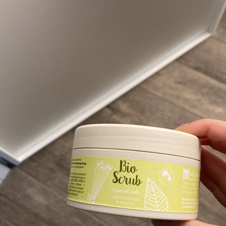 photo of La Saponaria Bio Scrub Lemongrass e Menta shared by @flaviagarbuglia on  15 Mar 2022 - review