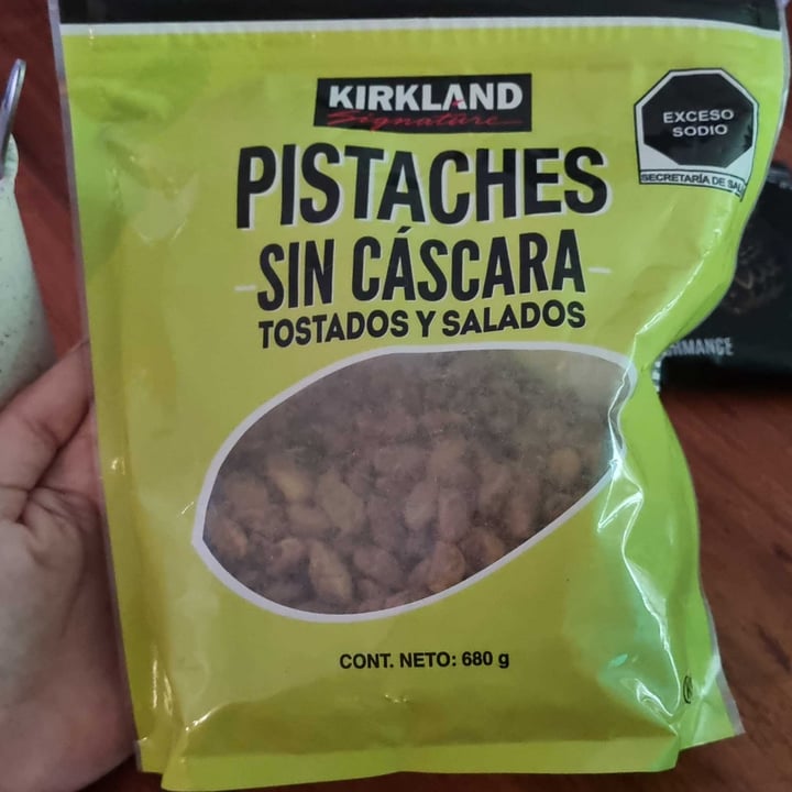 photo of Kirkland Signature Shelled Pistachios shared by @gabypinedo on  30 Jun 2022 - review