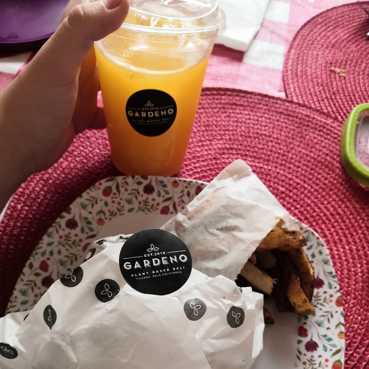 review photo of Gardeno Plant Based Hamburguesa Clásica shared by @haidicamarena on 08 Aug 2021 - review