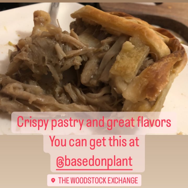 photo of Dear Vegan Jack-chic Mushroom Pie shared by @nicolerobb123 on  22 May 2022 - review