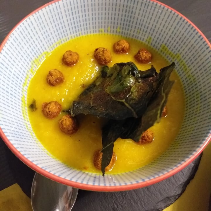 review photo of Rufio Ristorante & Cocktail Bar Vellutata di Zucca Con Ceci Croccanti E Chips Cavolo Nero shared by @danipiccioli on 05 Apr 2022 - review