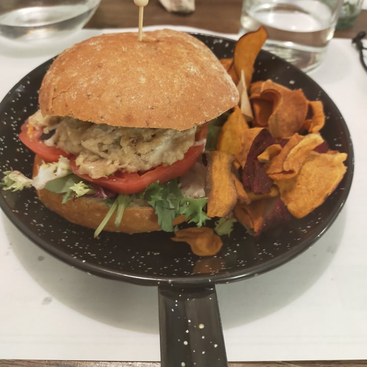 photo of Fresh Green Hamburguesa Chicken Vegan shared by @noevegan on  07 Aug 2021 - review