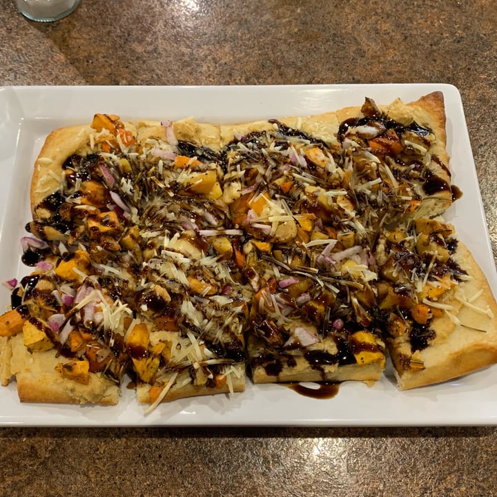 photo of Blondie's Food & Spirits Roasted Root Vegetable Flat Bread shared by @calysa14 on  06 Jul 2022 - review