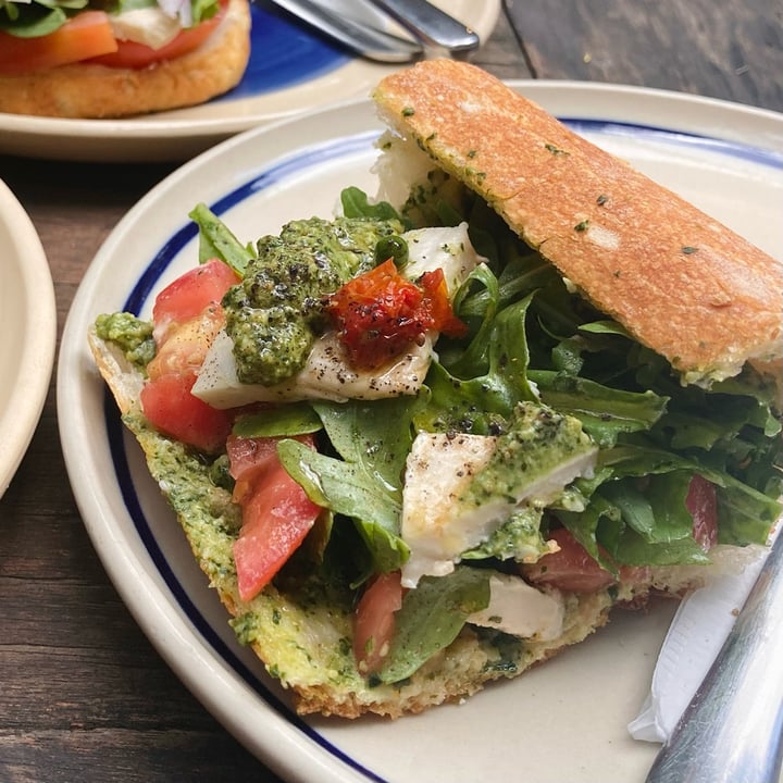 photo of Kashew Cheese Deli Mozza pesto sandwich shared by @katelouisepowell on  22 Jul 2022 - review