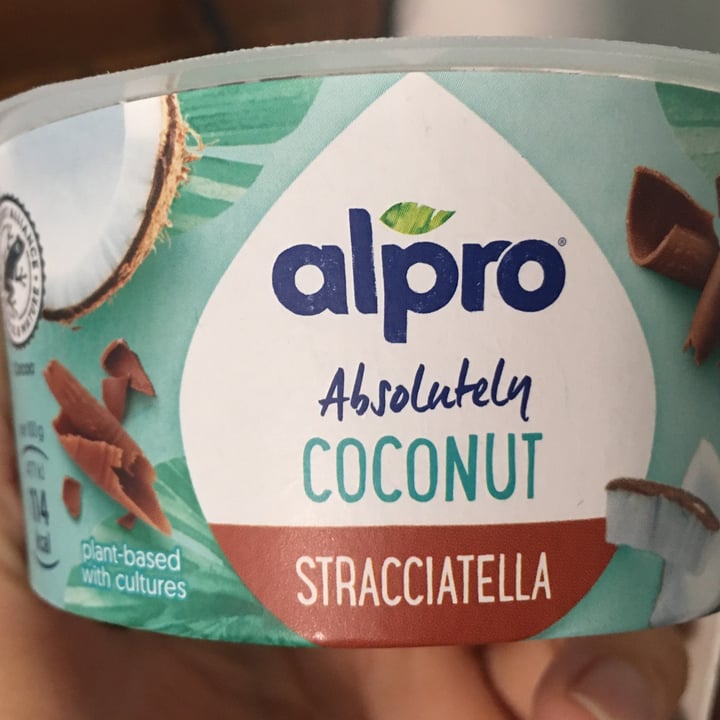 photo of Alpro Absolutely Coconut Stracciatella shared by @ecumenia on  13 Aug 2022 - review