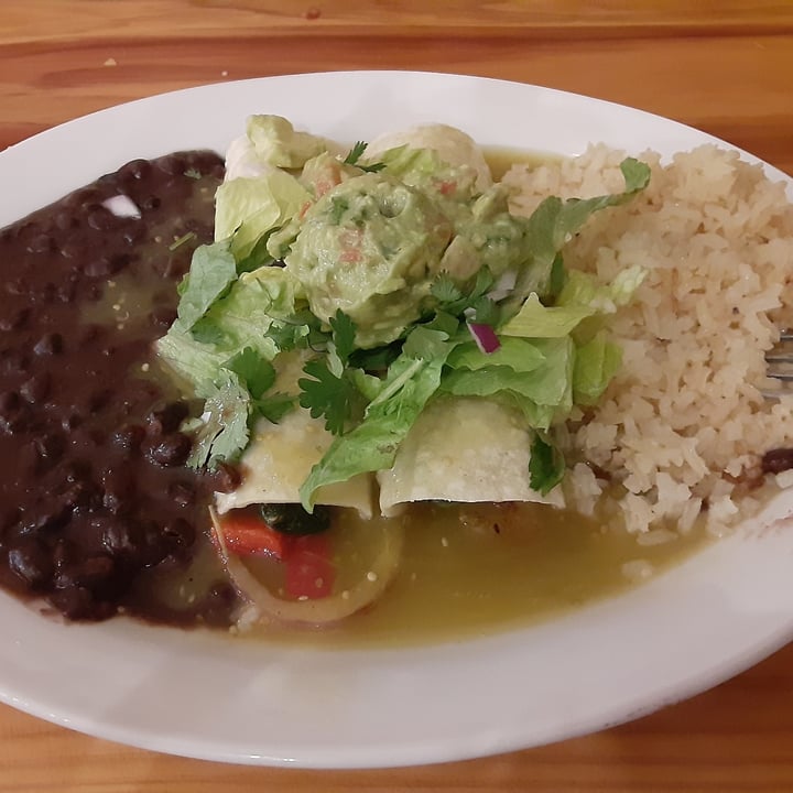 review photo of Mezcal Sabores de Mexico Spinach Enchiladas shared by @woodvegan on 25 May 2022 - review