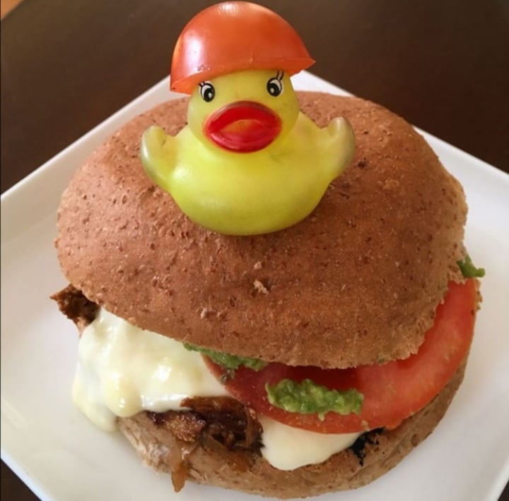 photo of Restaurant Katako Veg Safari Burger shared by @patitovegan on  10 Mar 2020 - review
