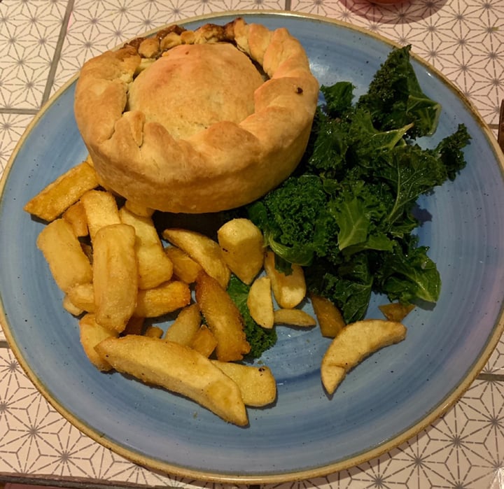 photo of Tell Your Friends Seitan Pie and Chips shared by @wheretovegan on  17 May 2019 - review