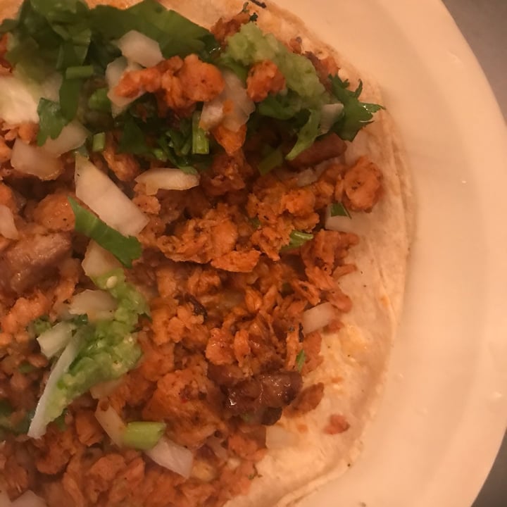 photo of Veganísimo Loncheria Vegana Taco de chorizo shared by @corinalawrence on  09 Aug 2021 - review
