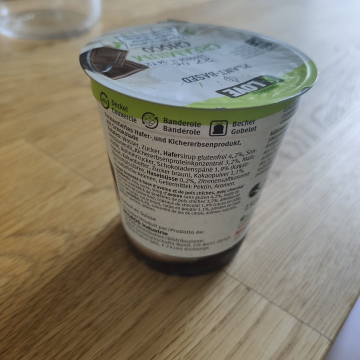 photo of Migros V-Love Plant-based Cremium Choco shared by @gandalfra on  17 Jun 2022 - review
