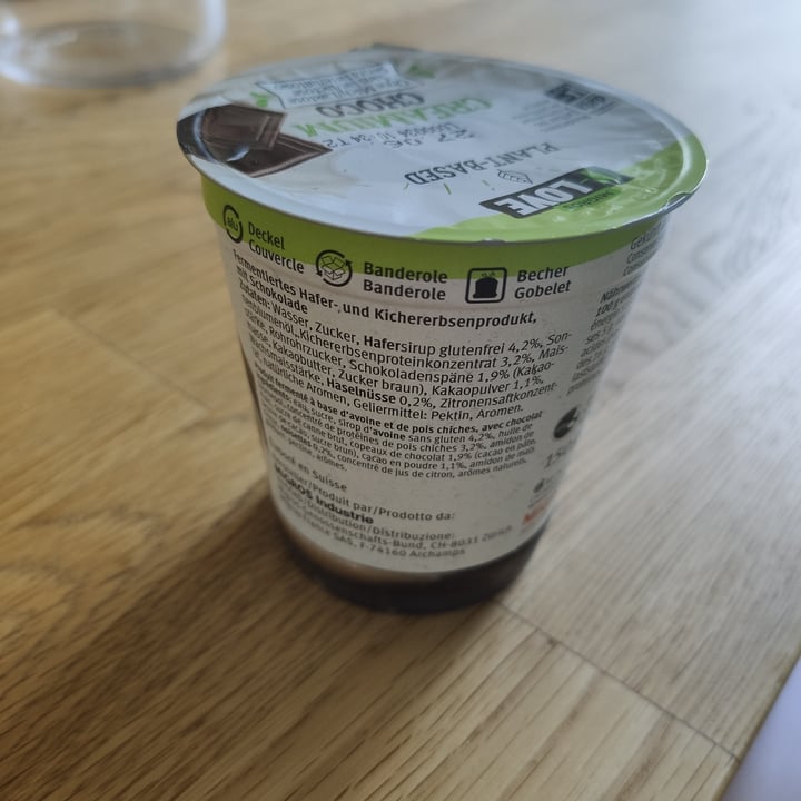review photo of Migros V-Love Plant-based Cremium Choco shared by @gandalfra on 17 Jun 2022 - review