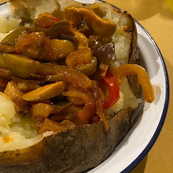 photo of Poormanger 2 Patata con caponata di melanzane e peperoni, mandorle croccanti shared by @ilariacera on  17 Jun 2022 - review