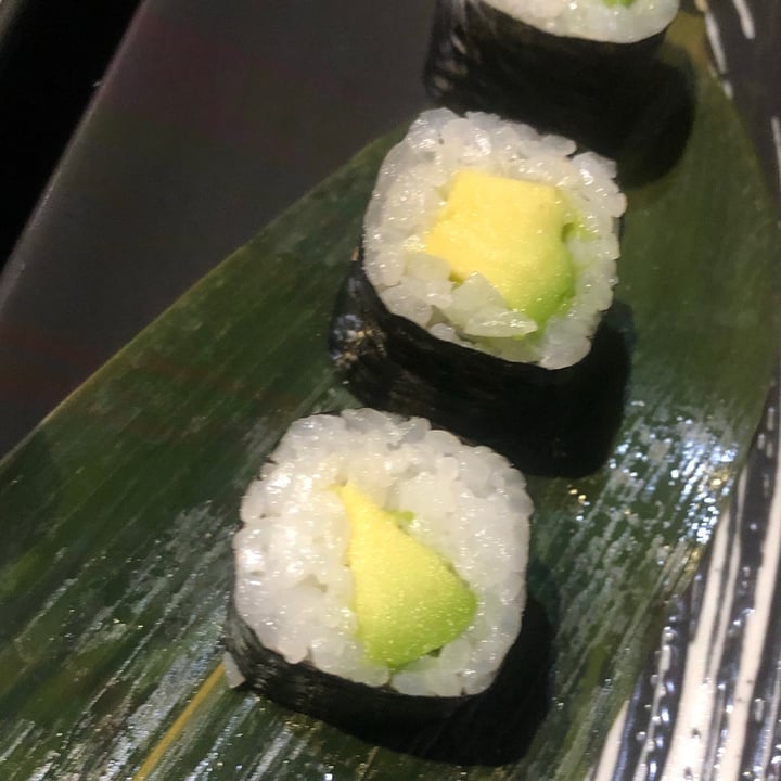 photo of Sushi Ya 2 Makis De Aguacate shared by @toysalem on  27 Dec 2020 - review