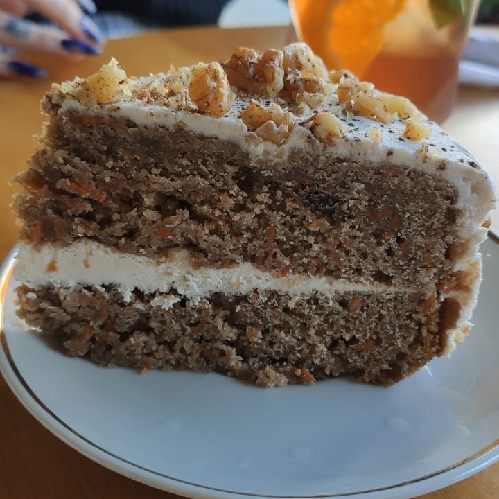 photo of MOLA Carrot Cake shared by @alejom on  18 Sep 2021 - review
