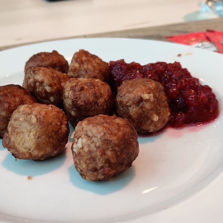 photo of IKEA Polpette Vegane shared by @serenasofia on  02 Apr 2022 - review