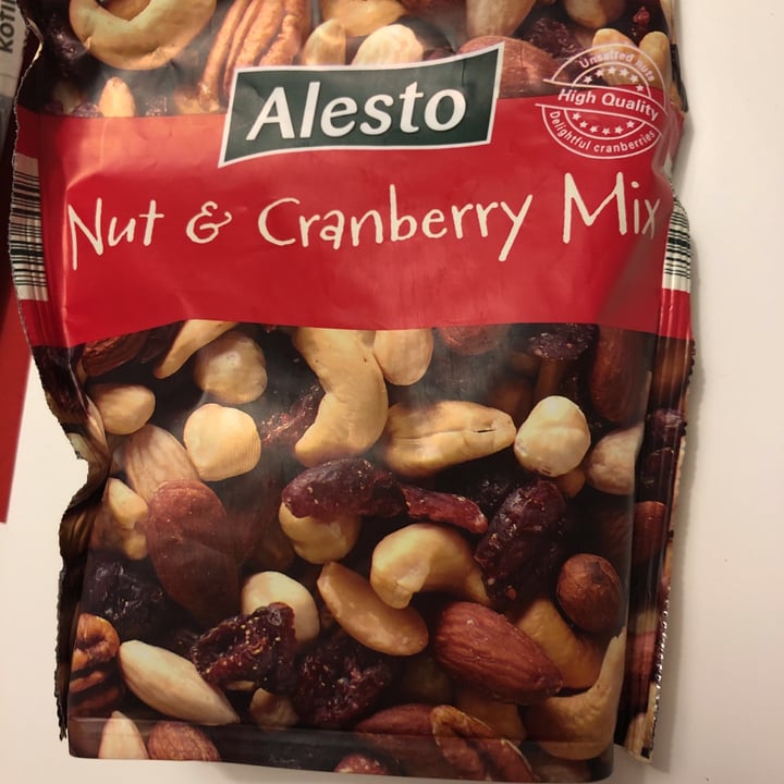 photo of Alesto Nut & cranberry mix shared by @milenah on  15 Dec 2020 - review