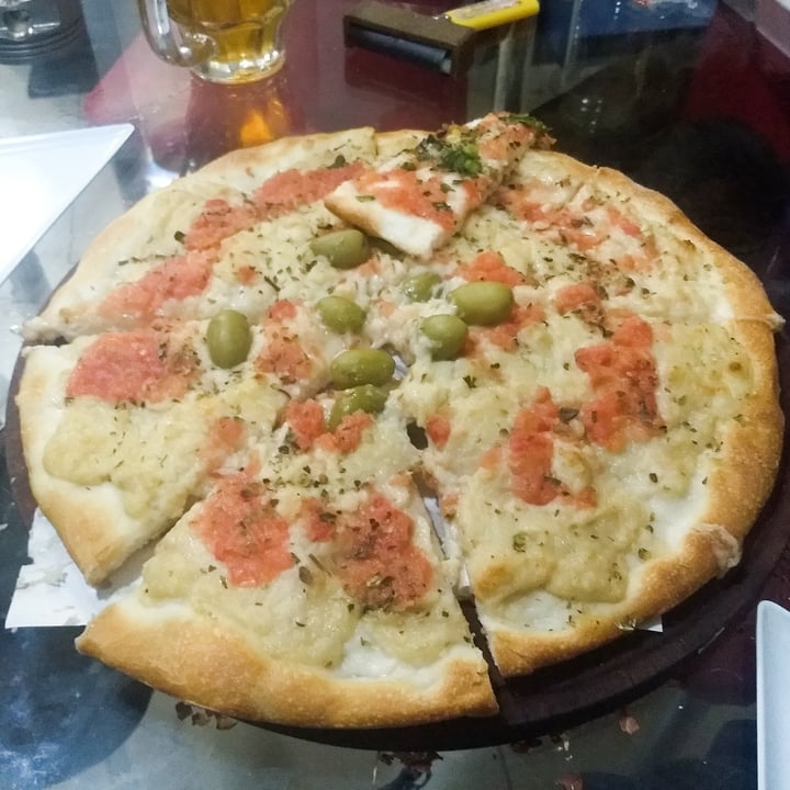 photo of Pizzas y Empanadas IL Giardino De Devoto Pizza con paparella shared by @kndyd on  04 Jul 2020 - review