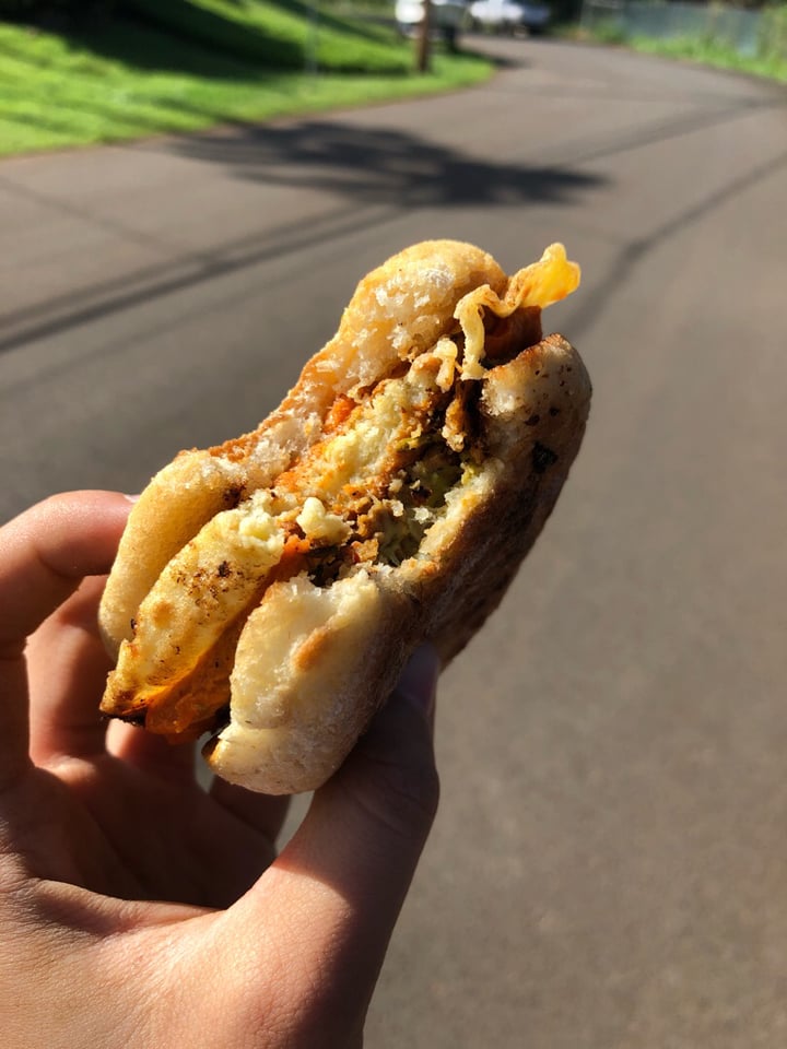 photo of Blondie's Food Truck Blondie's 100% Plant-Based Breakfast Sandwich shared by @alohaanimalsanctuary on  18 Feb 2020 - review