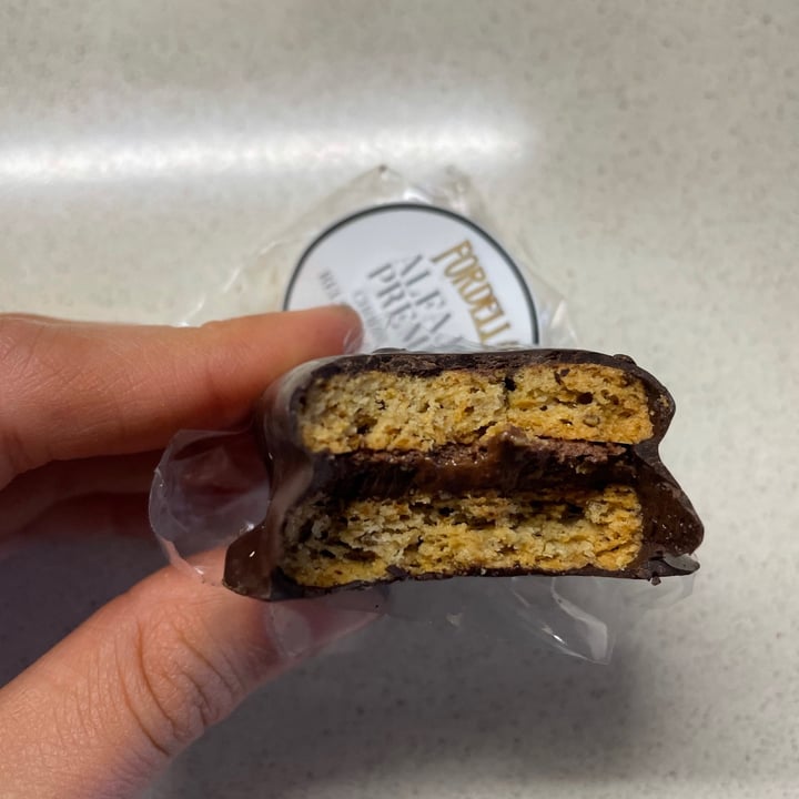 review photo of Fordella Alfajor Premium shared by @veganlaifstyle on 01 Jun 2021 - review