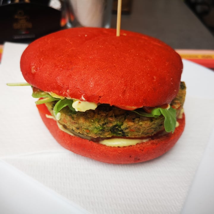 photo of JOY Vizio Liquido Vegan Burger shared by @carlidor on  22 Aug 2022 - review