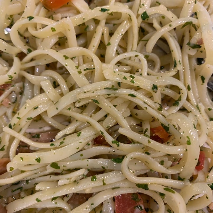 photo of Pastamania Aglio olio shared by @emmakong on  07 Apr 2022 - review