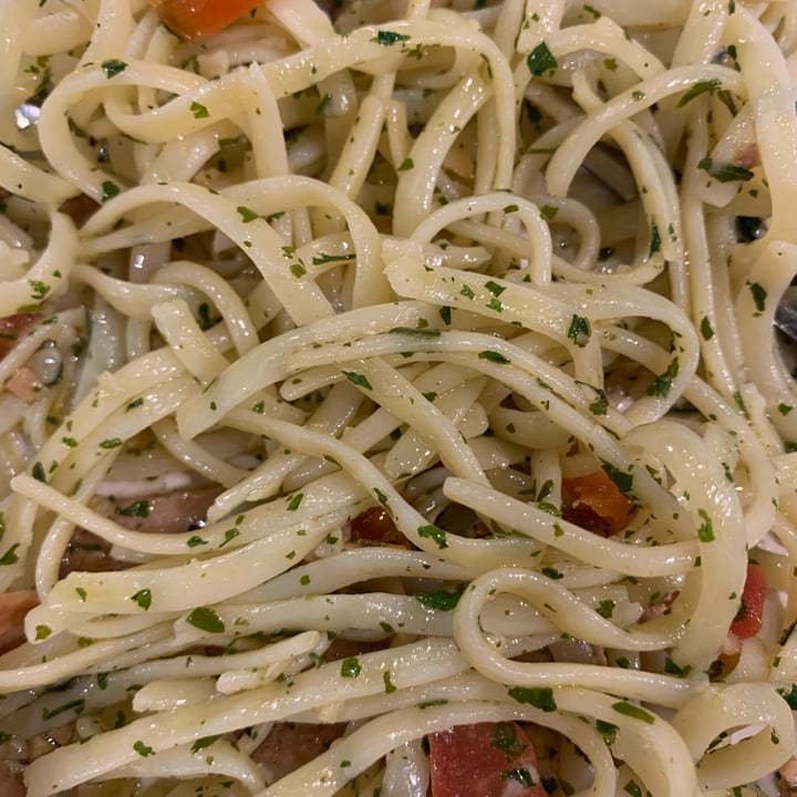 review photo of Pastamania Aglio olio shared by @emmakong on 07 Apr 2022 - review