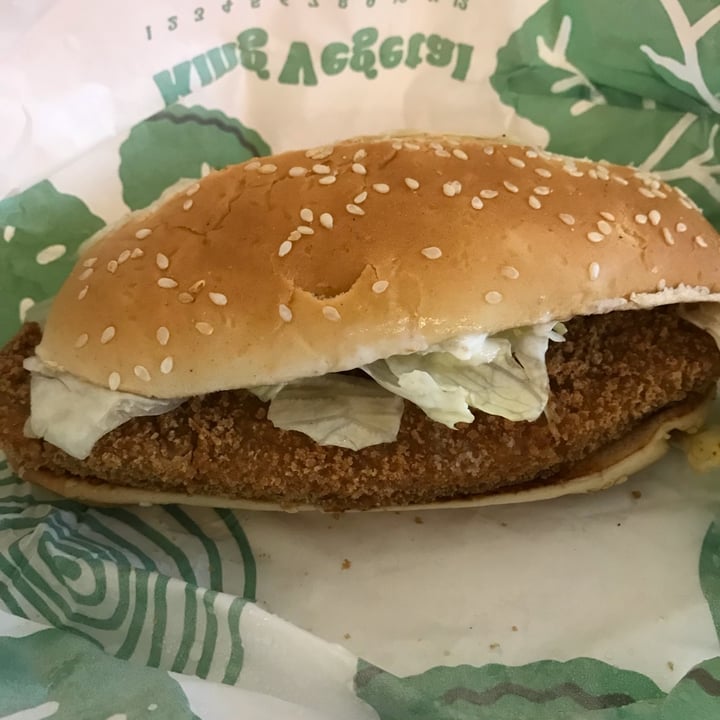 review photo of Burger King king vegetal shared by @jjazcuello on 11 Jul 2022 - review