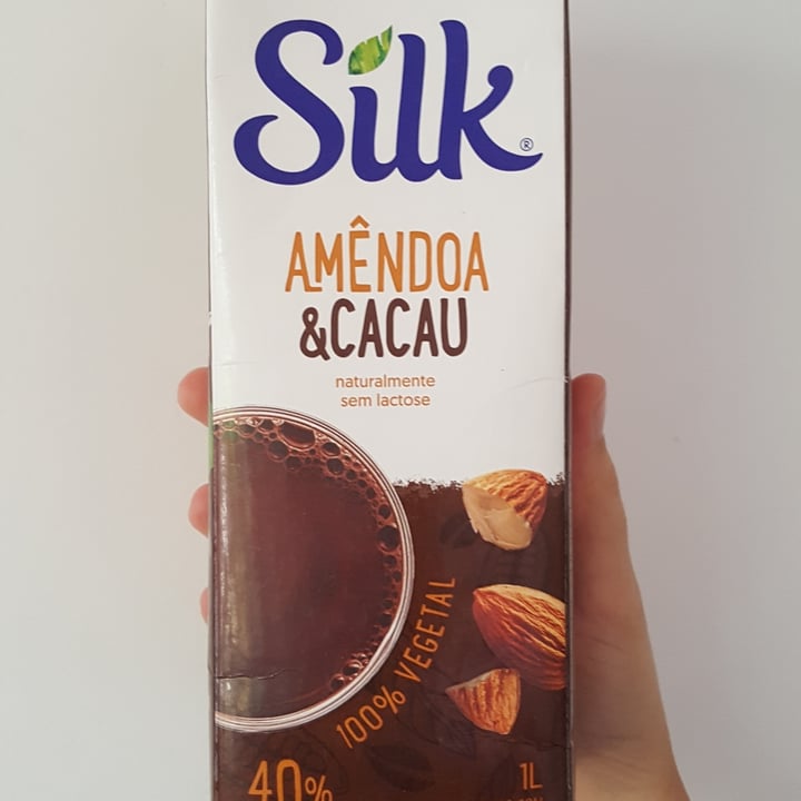 photo of Silk Almond cashew chocolate milk shared by @isabelcb on  24 Sep 2021 - review