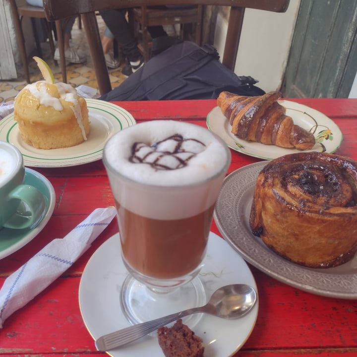 photo of Bohemian territory "Cafe & Pastry" Mocchiato con leche de almendras shared by @sofia8 on  04 Dec 2021 - review