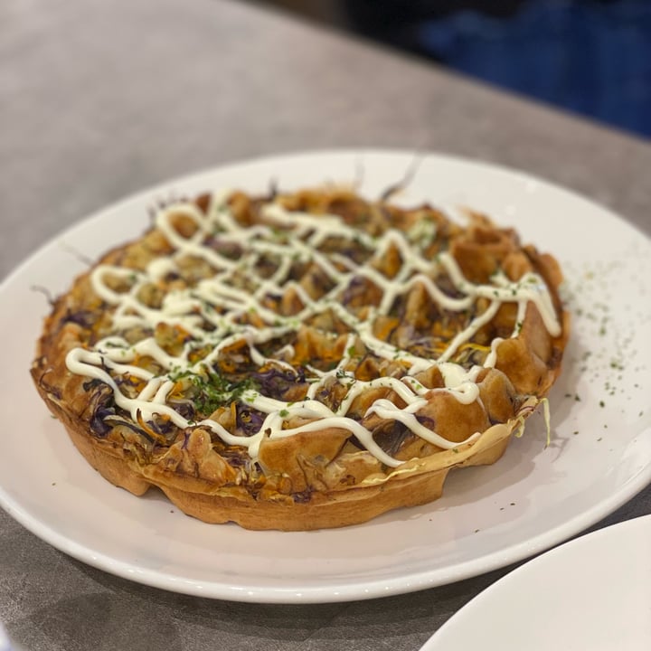 photo of Mong Cha Cha Cafe 梦茶茶 Okonomiyaki Waffles shared by @peasfulpea on  15 Mar 2022 - review
