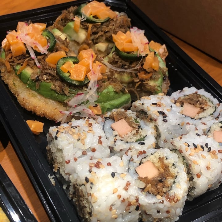 photo of Vegan Meat & Sushi Vegetalien Sushi shared by @weepingwillow0 on  04 Nov 2021 - review