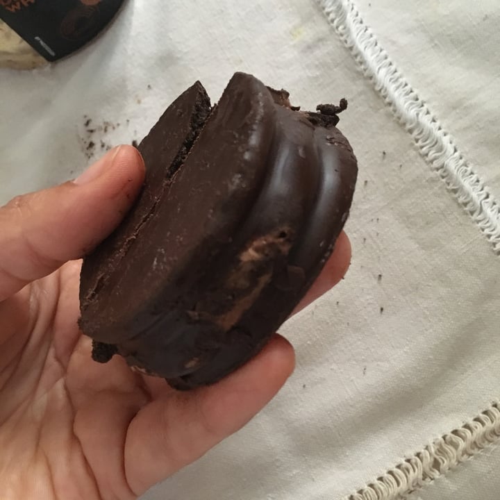 review photo of Un Rincón Vegano Alfajor Black Chocolate shared by @daniv on 05 Mar 2021 - review