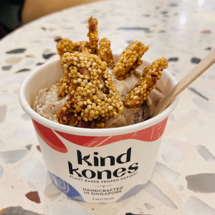 photo of Kind Kones Paragon Almond Brittle Fudge shared by @kathedrals on  20 Nov 2022 - review