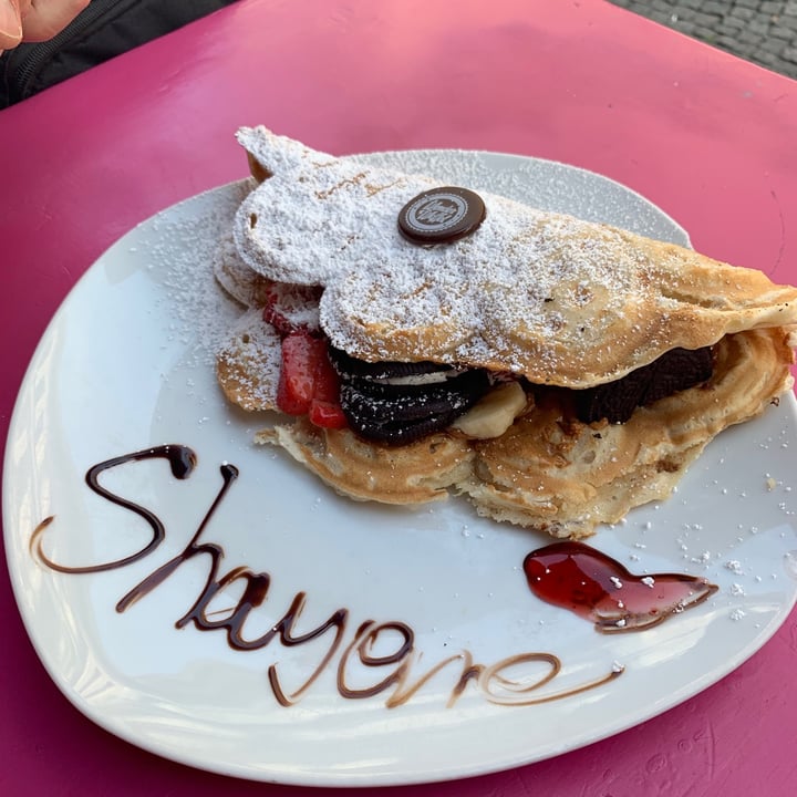 photo of Wonder Waffel Berlin Vegan Waffle shared by @naturallycheyenne on  20 Sep 2020 - review