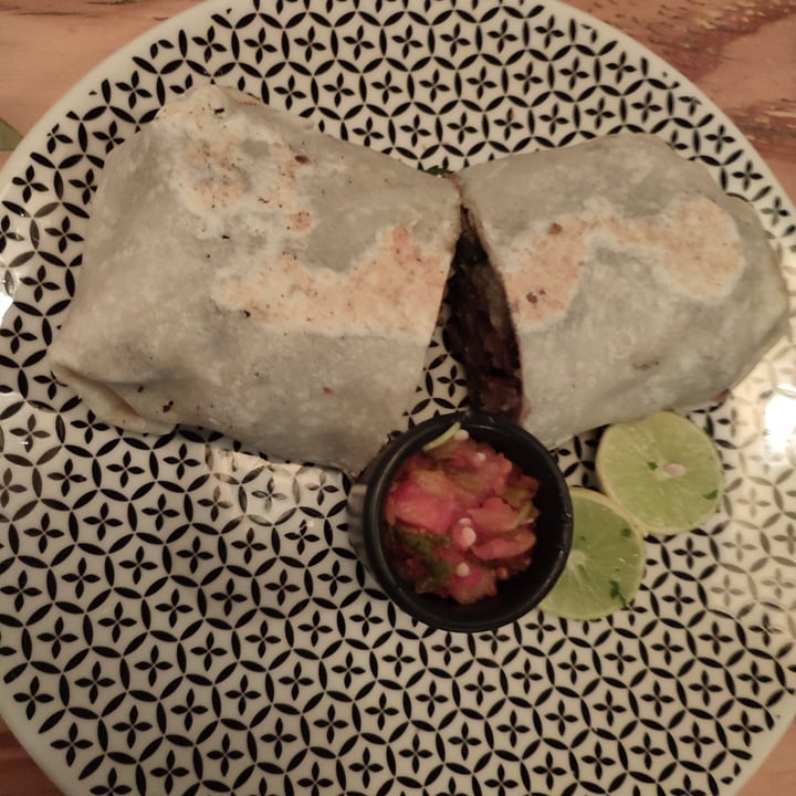 review photo of Verde Menta Cafetería Vegetal Burrito de milanesa con queso shared by @japatronvi on 17 Sep 2022 - review
